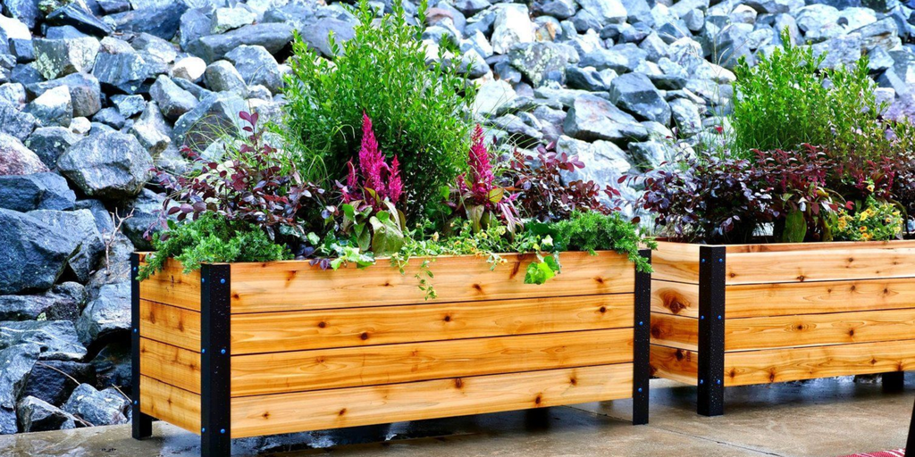 This Raised Planter Box Is Incredibly Easy and Simple to Make