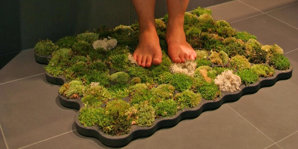 A Guide to Making a Nature-Inspired DIY Moss Bath Mat